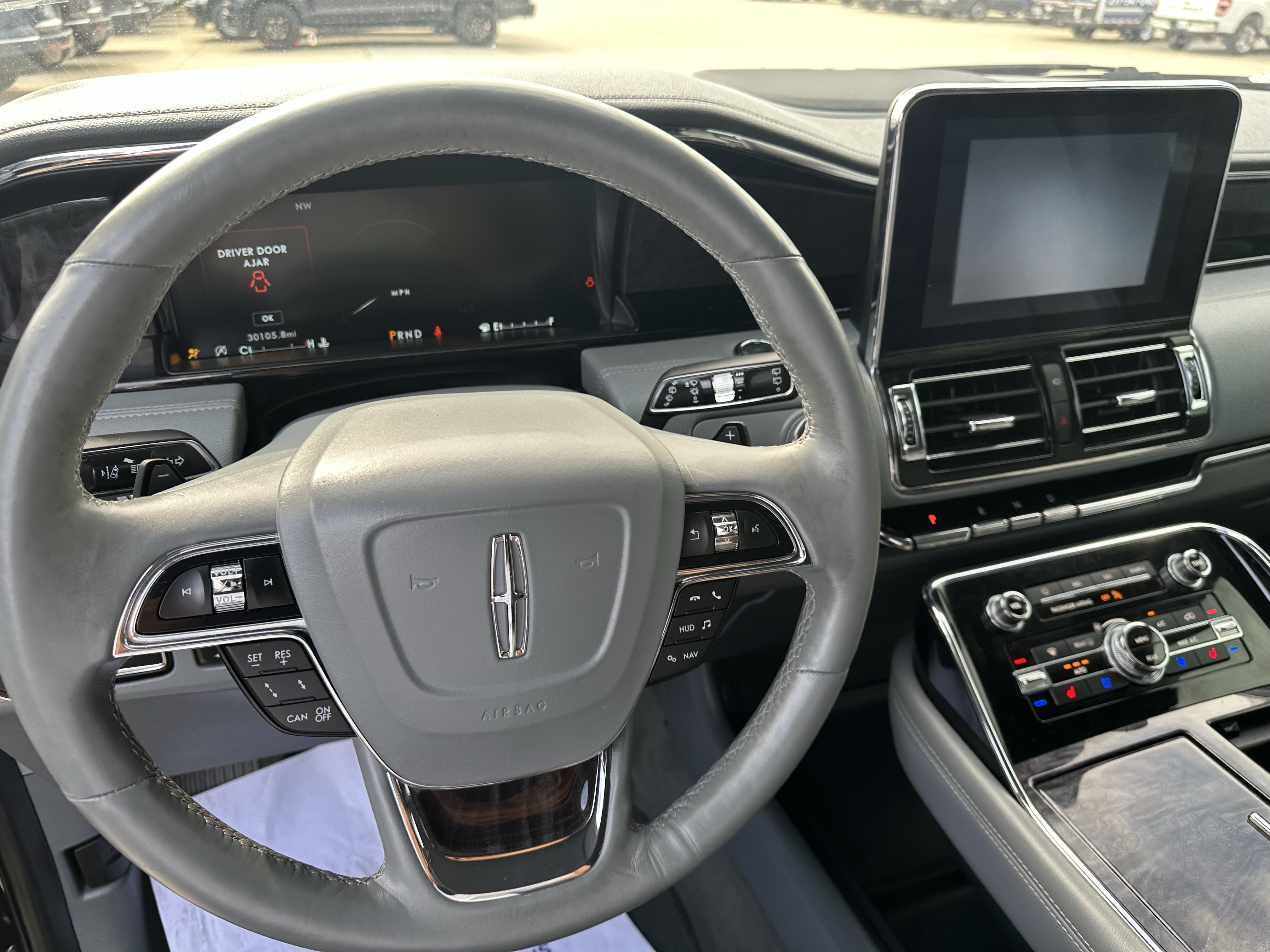 Used 2019 Lincoln Navigator Reserve AWD/4WD image 16
