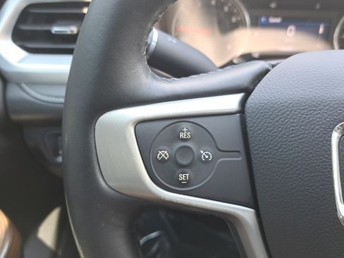 Used 2020 GMC Acadia SLE w/ Driver Convenience Package FWD image 17