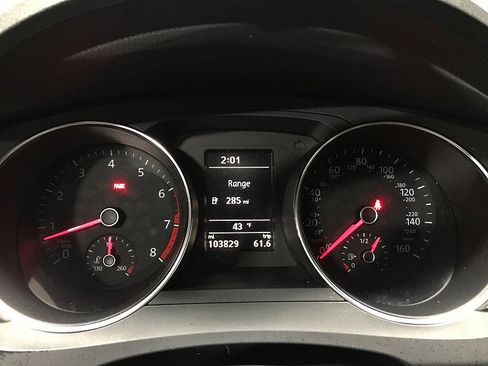 Used 2017 Volkswagen Jetta SE image 22