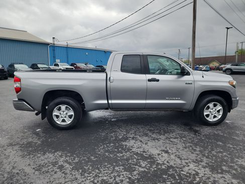 Used 2019 Toyota Tundra SR5 AWD/4WD image 9