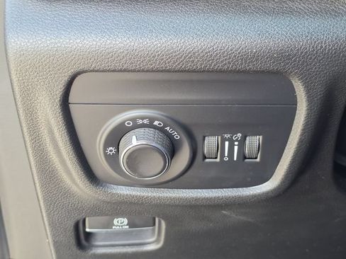 Used 2021 Jeep Grand Cherokee L Laredo RWD image 30