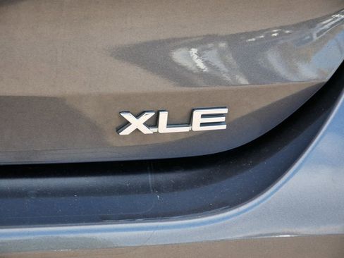 Used 2020 Toyota Highlander XLE image 4