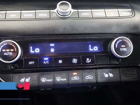 Used 2023 Hyundai Elantra Limited FWD image 27