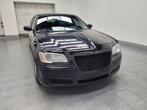 Used 2014 Chrysler 300 RWD image 14