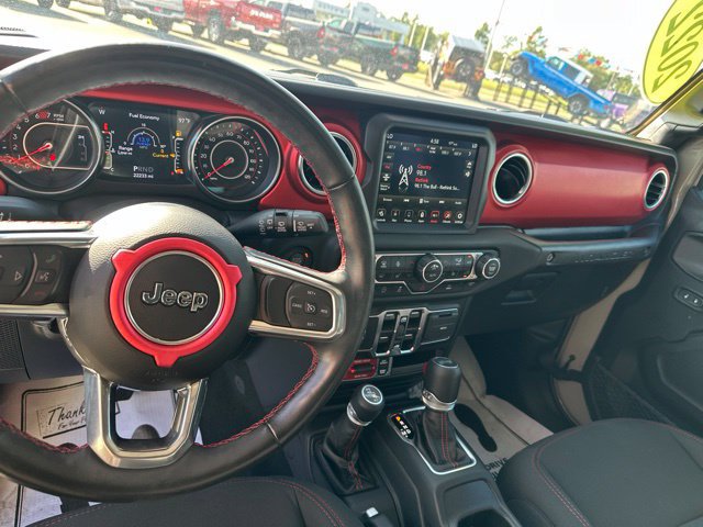 Used 2022 Jeep Wrangler Unlimited Rubicon w/ Cold Weather Group AWD/4WD image 18