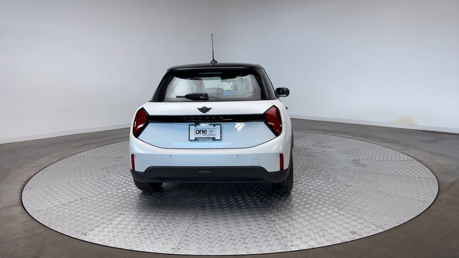 Used 2027 MINI Cooper 4-Door Hardtop FWD image 7