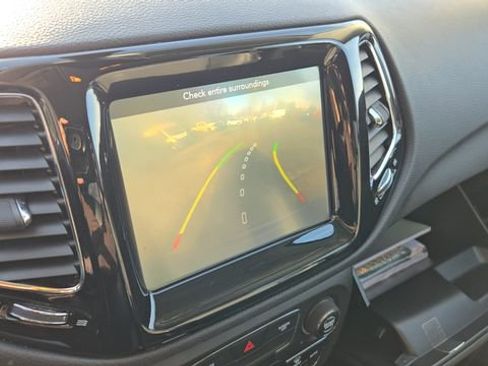 Certified 2020 Jeep Compass Limited image 17