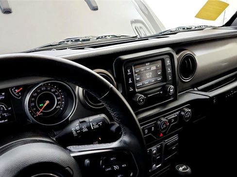 Used 2018 Jeep Wrangler Unlimited Sport S image 20