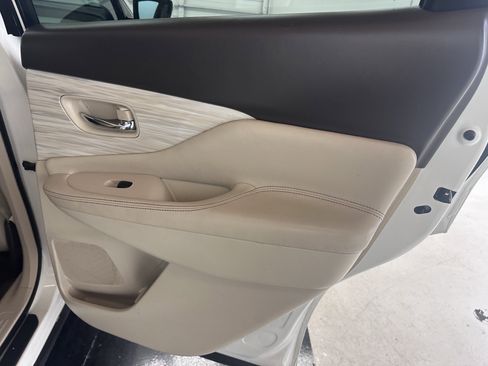 Used 2018 Nissan Murano Platinum image 35