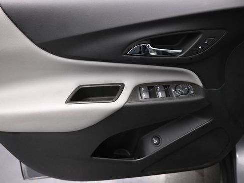 Used 2023 Chevrolet Equinox LT FWD image 13