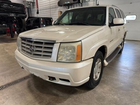 Used 2002 Cadillac Escalade AWD image 40