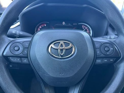 Used 2025 Toyota RAV4 XLE FWD image 21