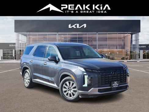 Used 2024 Hyundai Palisade SE image 1
