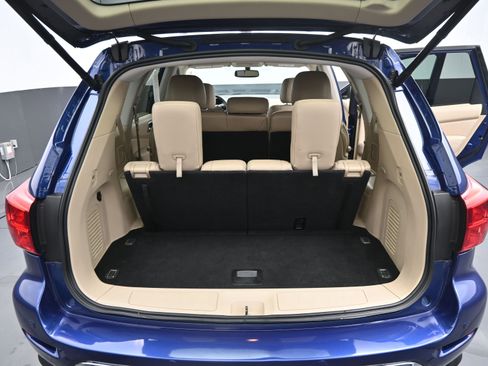 Used 2018 Nissan Pathfinder SL image 12