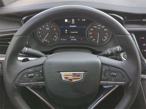 Used 2025 Cadillac XT6 Premium Luxury w/ Technology Package image 35