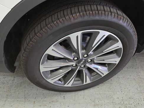 Used 2021 Lincoln Corsair Reserve w/ Equipment Group 201A image 22