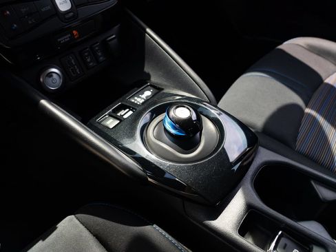 Used 2025 Nissan Leaf SV Plus FWD image 19