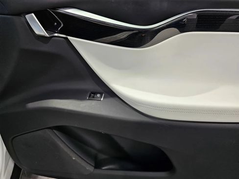 Used 2017 Tesla Model X 75D AWD/4WD image 6