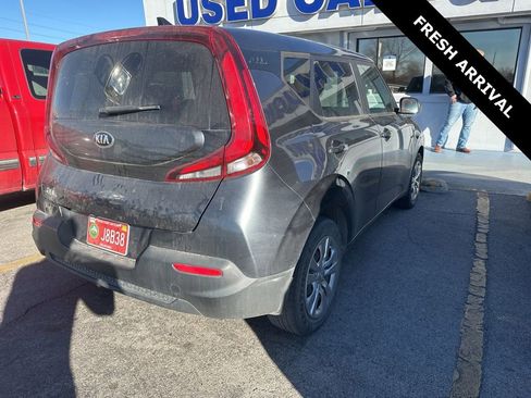 Used 2021 Kia Soul LX image 2