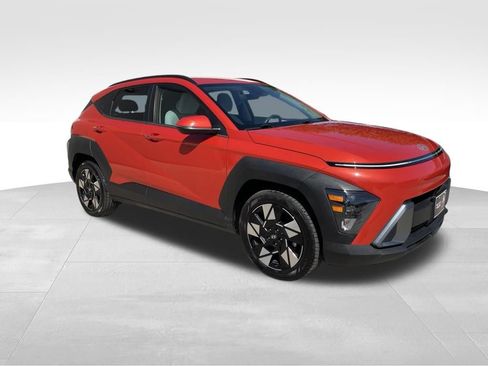 Used 2024 Hyundai Kona SEL FWD image 3