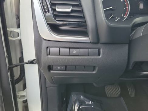 Used 2021 Nissan Rogue SV FWD image 21