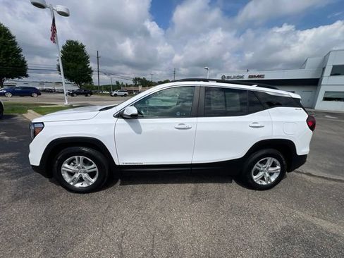 Used 2023 GMC Terrain SLE w/ Driver Convenience Package AWD/4WD image 9