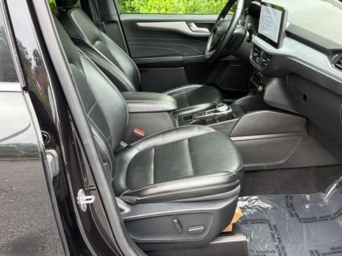 Certified 2024 Ford Escape Platinum AWD/4WD image 15