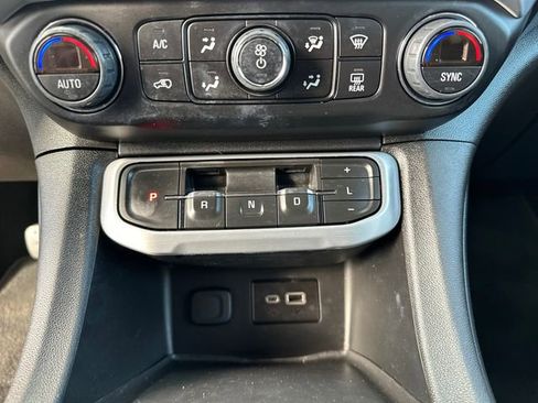 Used 2023 GMC Acadia SLE w/ Driver Convenience Package image 35