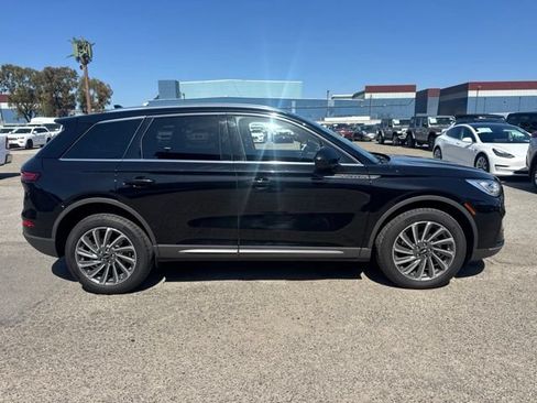 Used 2023 Lincoln Corsair Reserve FWD image 4