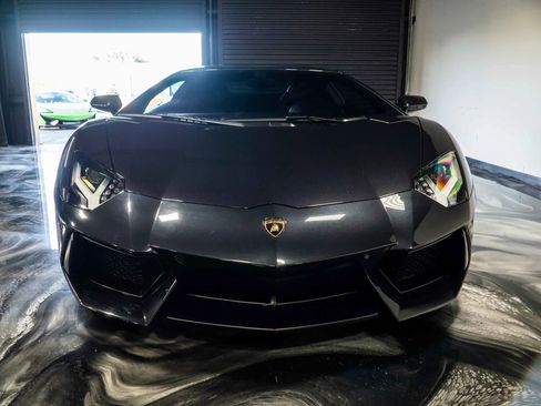 Used 2015 Lamborghini Aventador LP 700-4 image 3