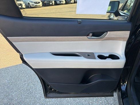 Used 2021 Hyundai Palisade SEL w/ Premium Package image 12