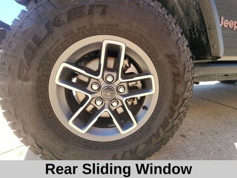 Used 2026 Jeep Gladiator Mojave AWD/4WD image 12