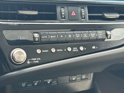 Certified 2023 Lexus ES 300h w/ Premium Package image 16