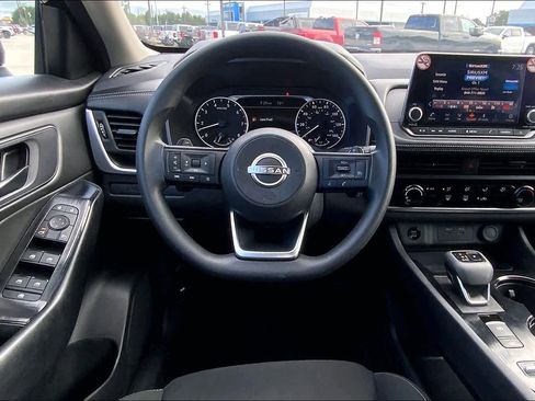 Used 2024 Nissan Rogue S FWD image 6