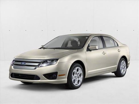 Used 2010 Ford Fusion SE FWD image 1