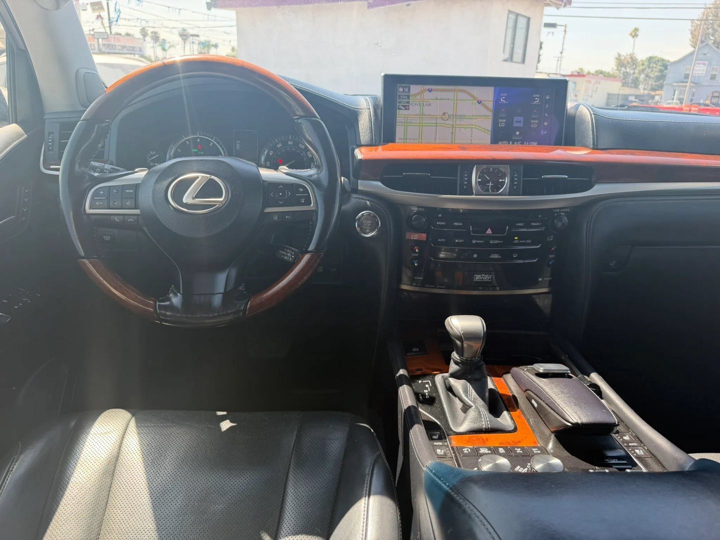 Used 2017 Lexus LX 570 4WD w/ Luxury Package image 24