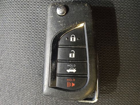 Used 2021 Toyota Corolla LE w/ Carpet Mat Package (TMS) FWD image 32