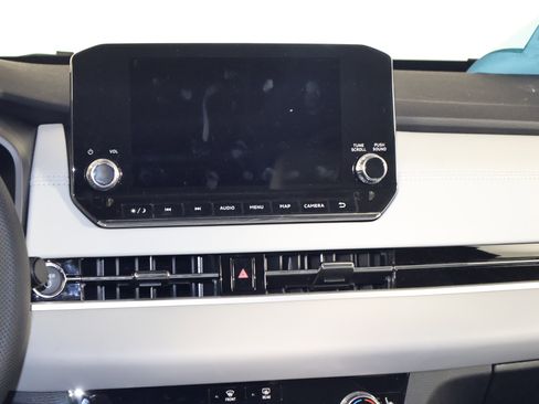 Used 2025 Mitsubishi Outlander SEL image 12