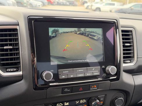 Used 2024 Nissan Frontier SV w/ SV Convenience Package image 18