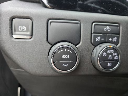 Used 2024 Chevrolet Silverado 2500 LT w/ Convenience Package image 19