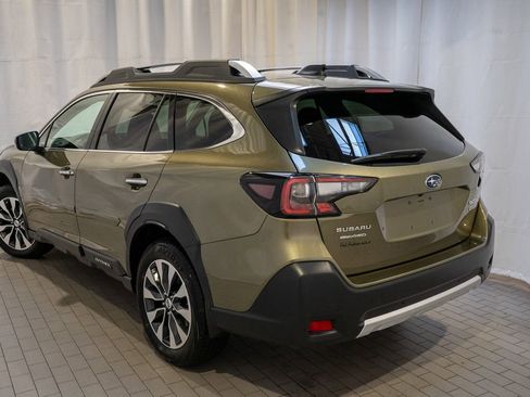 Used 2023 Subaru Outback Touring image 3