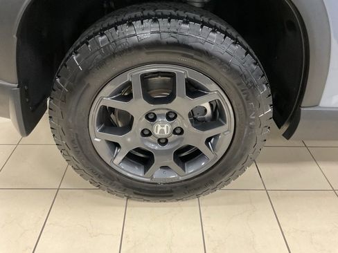 Used 2025 Honda Pilot TrailSport image 7