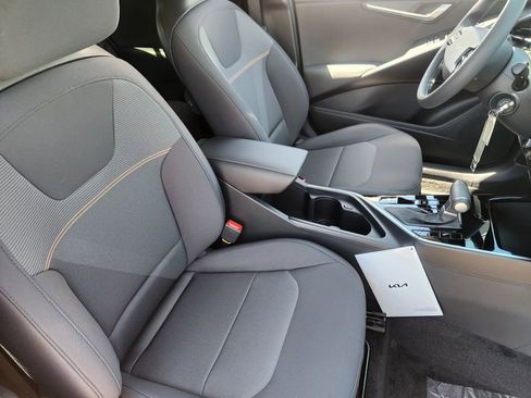 New 2026 Kia Niro LX FWD image 14