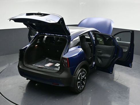 New 2026 Nissan Kicks SV AWD/4WD image 32