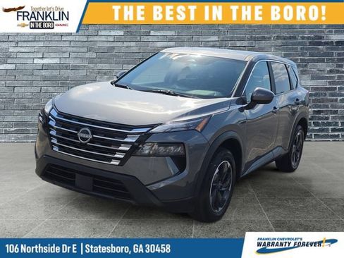 Used 2025 Nissan Rogue SV FWD image 1