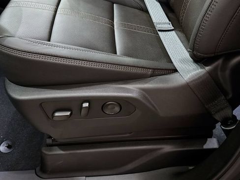 New 2026 Chevrolet Suburban High Country AWD/4WD image 21
