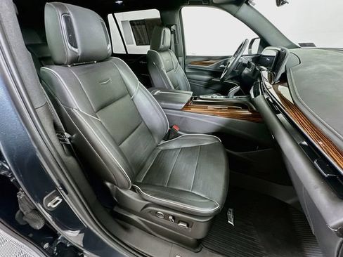 Used 2021 Cadillac Escalade Premium Luxury w/ Driver Assist Tech Package AWD/4WD image 37