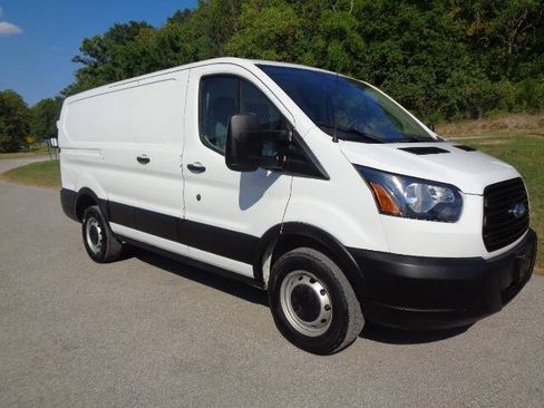 Used 2019 Ford Transit 250 130 Low Roof RWD image 9