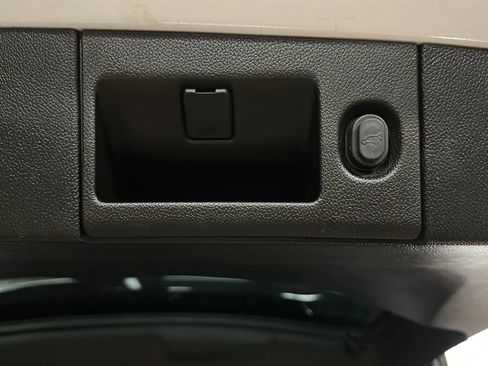 Used 2018 GMC Yukon XL SLT image 18