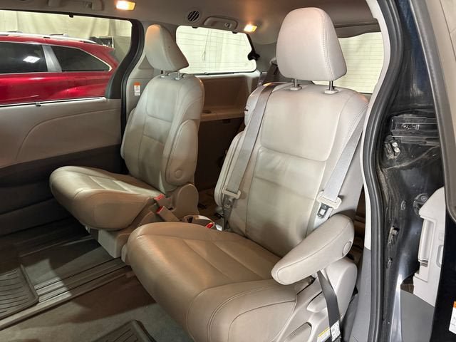 Certified 2020 Toyota Sienna XLE FWD image 23